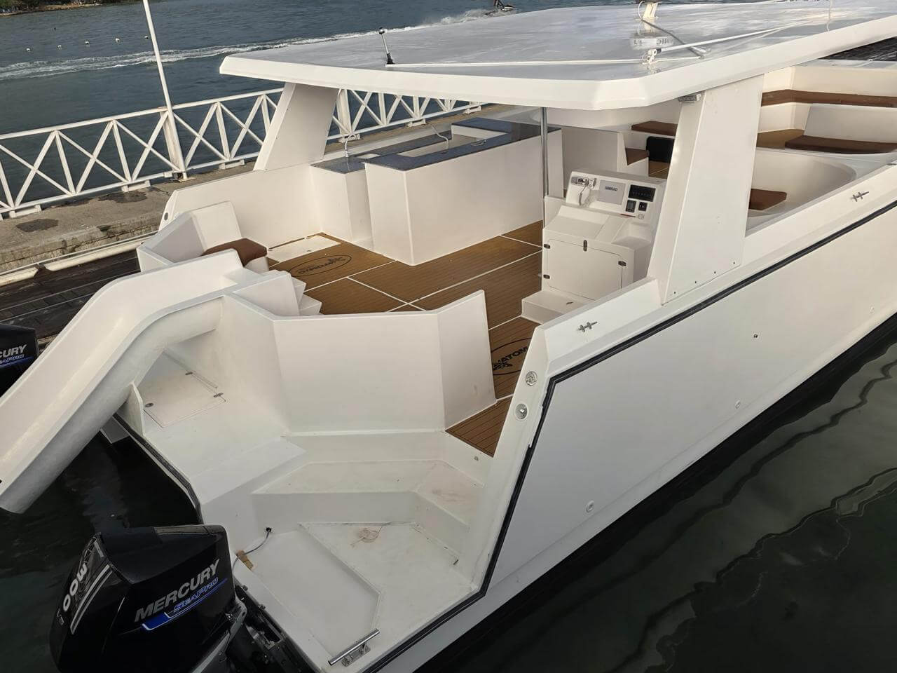 [ FOTO DEL BARCO 3 ]